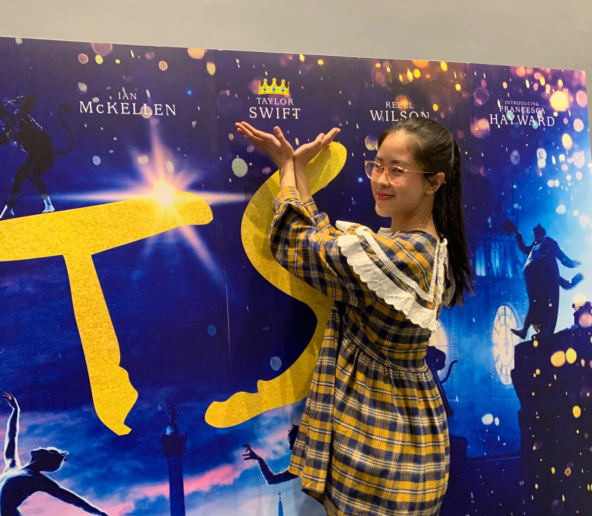 SiblingsKisses's tweet photo. Look at this forever Swiftie. Just like the rest of us, #Kissables.

@taylorswift13 @taylornation13 

#KissesDelavin
@KissesDelavin https://t.co/mKIE83ehUS
