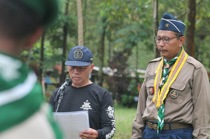 kwarpushw's tweet photo. Kwartir Pusat Hizbul Wathan mengucapkan selamat atas dilantiknya Kwartir Daerah Hizbul Wathan Kota Batu periode 2019-2021
Prosesi pelantikan dipimpin oleh Ketua Kwartir Wilayah Jawa Timur, Ramanda Muhammad Harun.
#HizbulWathan #Muhamdiyah #Scout
📷ig dsdhw1338 https://t.co/pBd8gjTxBp