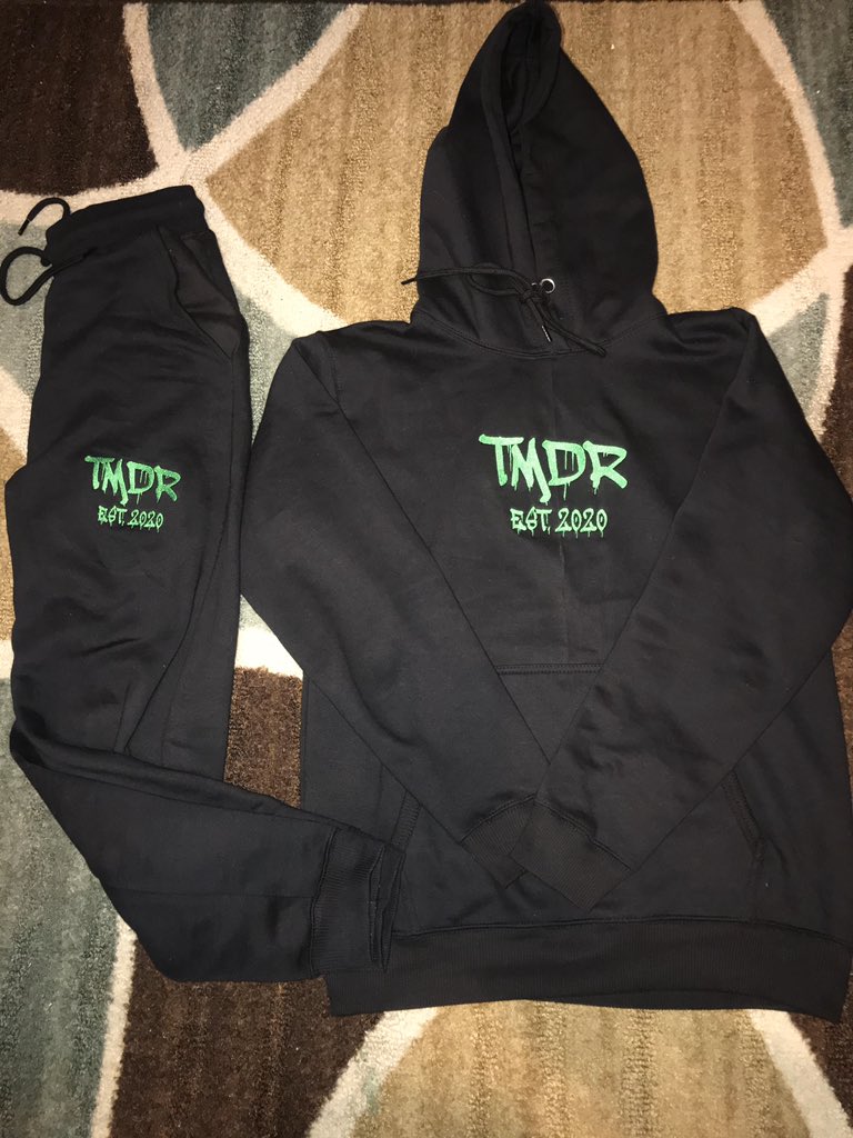 TryinMotivateDR's tweet photo. Sweatsuits 👌🏾 More colors in the tuck https://t.co/69fgenRae1