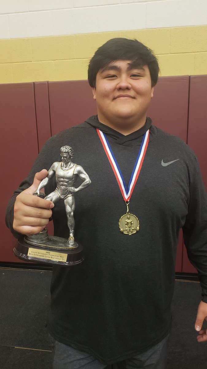 ProsperEaglePL's tweet photo. Great night by the Eagle Powerlifters. 17 lifters placed tonight. Boys took home 1st place, led by Outstanding Lifter Damian Stuver @damianxcv. Girls captured 2nd. #EagleStrong https://t.co/vhOpdQCgba