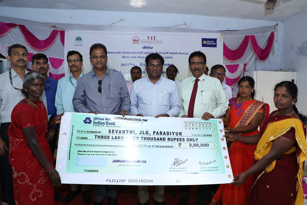 VIT_univ's tweet photo. The CSRD&RS from VIT, Vellore along with the Indian Bank granted loans upto one crore to the tribal people of Jamunamarathur.
Read more at https://t.co/CmdgESNYOb
#VIT
#VelloreInstituteofTechnology
#CSRDRS
#AgriculturalLoans https://t.co/SV3yidPq3W