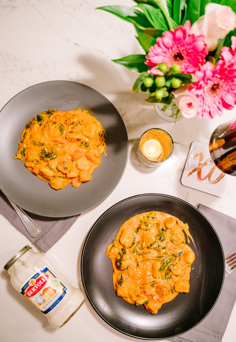Head over to the blog to see what we're cooking up for a romantic #ValentinesDay dinner in. 

Hint: It includes the BEST EVER Rosa Sauce from <a href="/Bertolli/">Bertolli</a> #VDayTuscanWay #Bertolli  #RosaSauce #ad 

fortuitousfoodies.com/best-rosa-sauc…