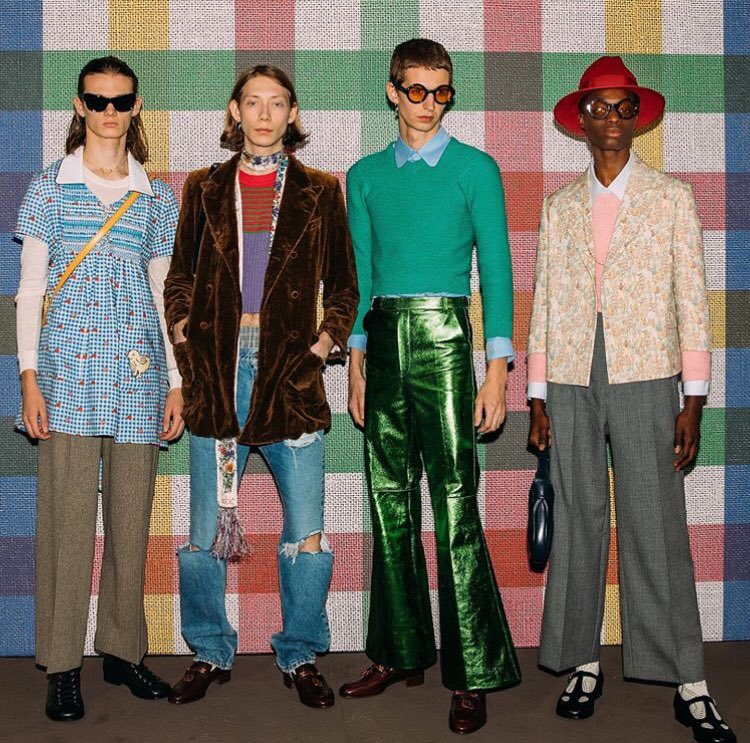 Aşkım kazağın ile pantolonunu ödünç alabilirmiyim bu gün.. #cuma #ÖzgeYağızAşırıGüzelsin