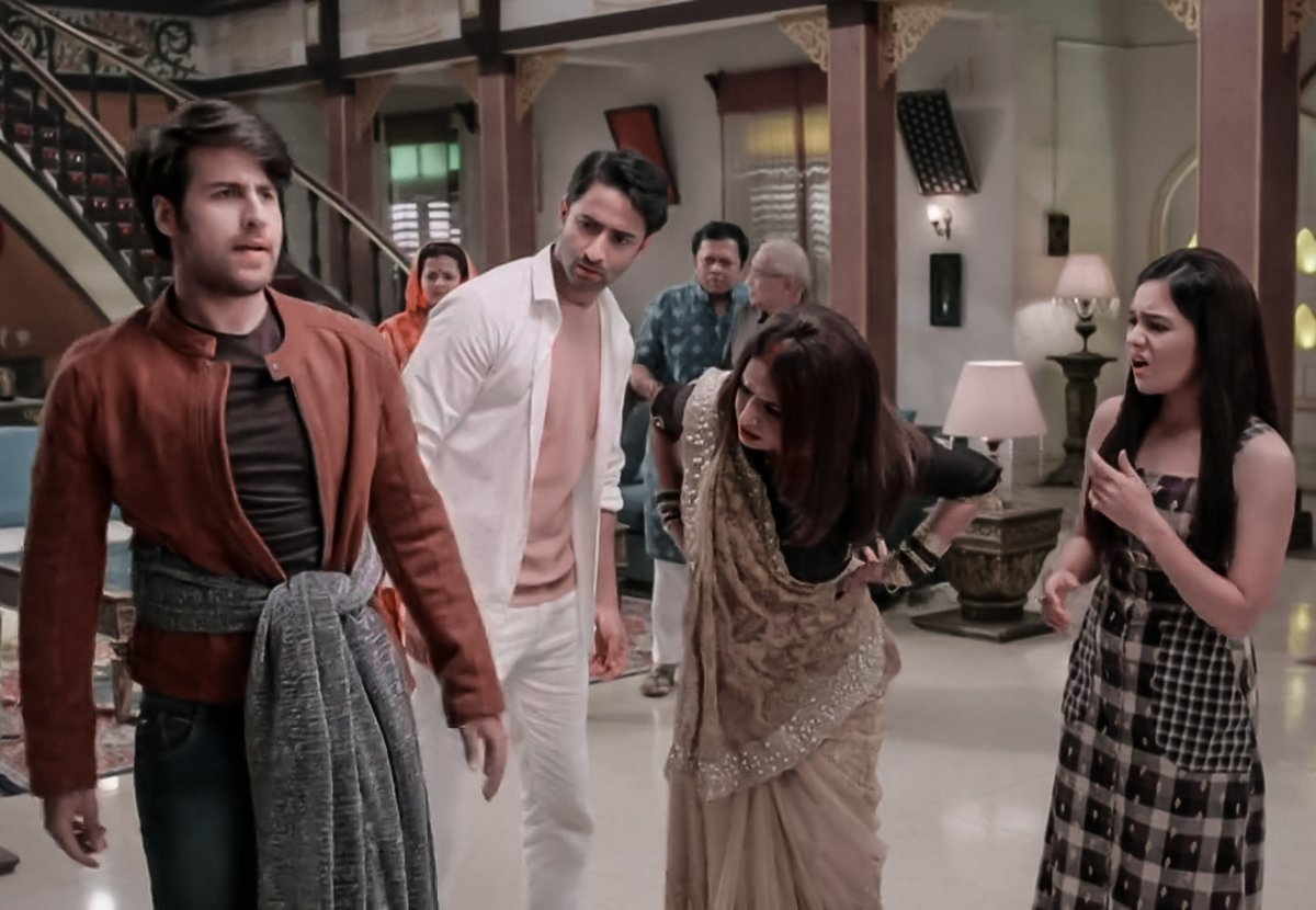 Yare08657307's tweet photo. Rajvansh Family ❤️ :))
#YehRishteyhainpyaarke #ShaheerSheikh #RitvikArora
#Yrhpk #MishBir https://t.co/1SSdWd9jnI