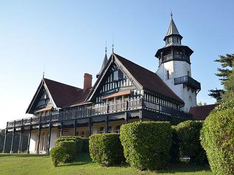 Le guide géolocalisé pour smartphone vous fait découvrir Biarritz sur m-ici.com/64-biarritz  Château de Françon