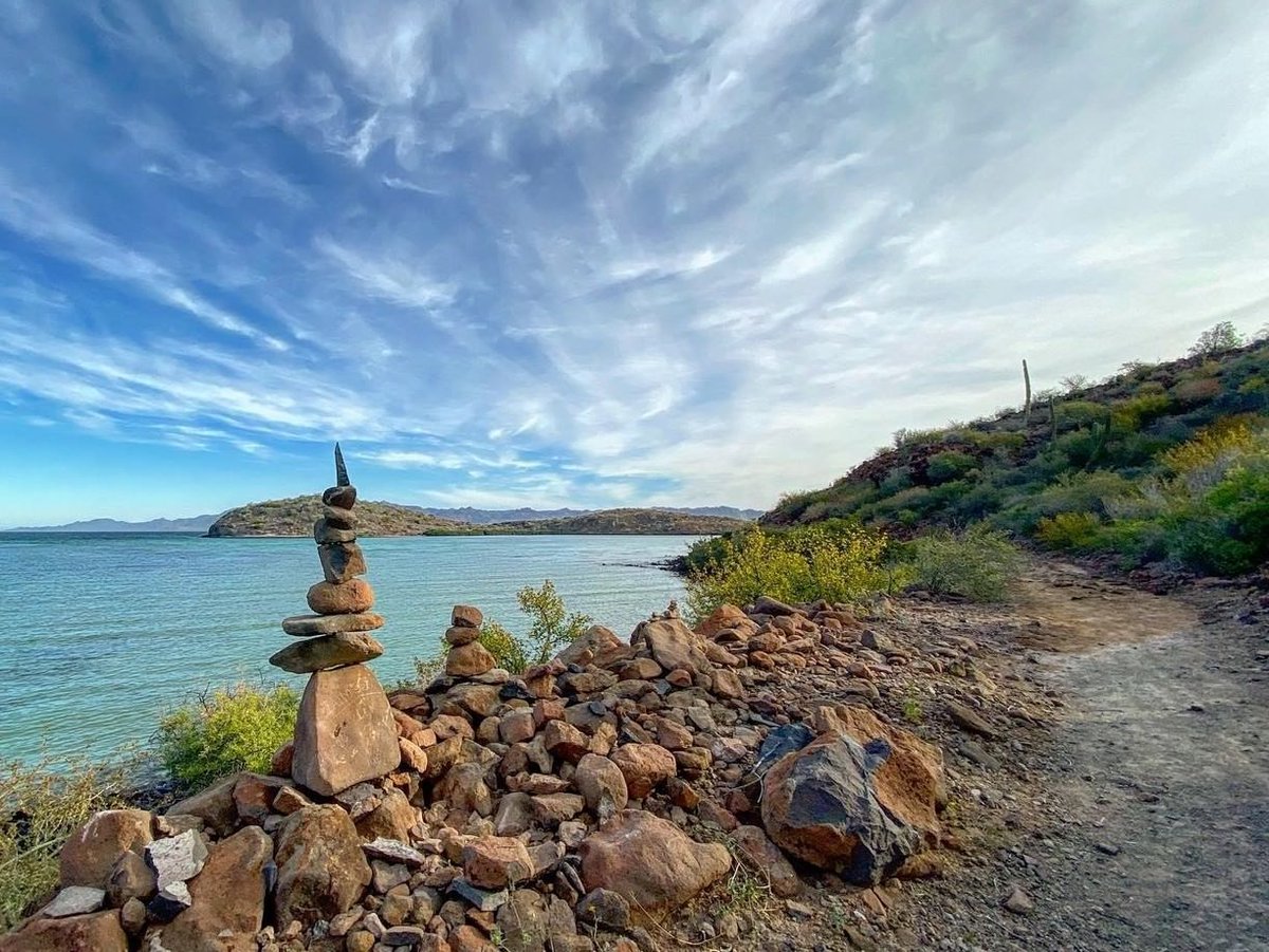 RVOutlawz's tweet photo. The short trail hike on the old Baja road just off the El Requeson beach. Beautiful views all around! @ El Requesón https://t.co/ww4Mwt7pO3 https://t.co/4BCMf9zHkE
