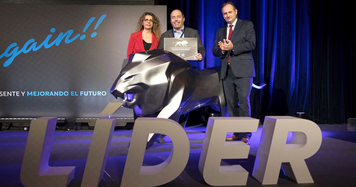 Talauto's tweet photo. En #TalautoPeugeot estamos de enhorabuena, hemos sido premiados como Mejor Concesionario #Peugeot de España y Mejor Concesionario Peugeot  para Empresas 2019. Queremos compartir nuestro éxito con todos vosotros y agradeceros la confianza en nuestro equipo de profesionales. https://t.co/s5GCmSr9SG