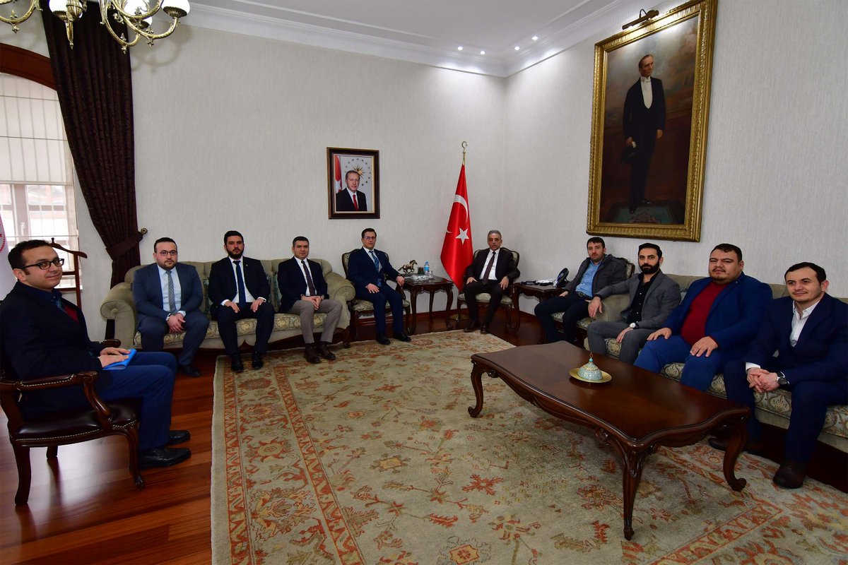 TOBB Konya İl Genç Girişimciler Kurulu Başkanı Mehmet Emin GÜRBÜZ ve icra kurulu üyelerimiz Konya Valisi Sayın Cüneyit  Orhan Toprak Beyefendiye protokol ziyaretinde bulundular