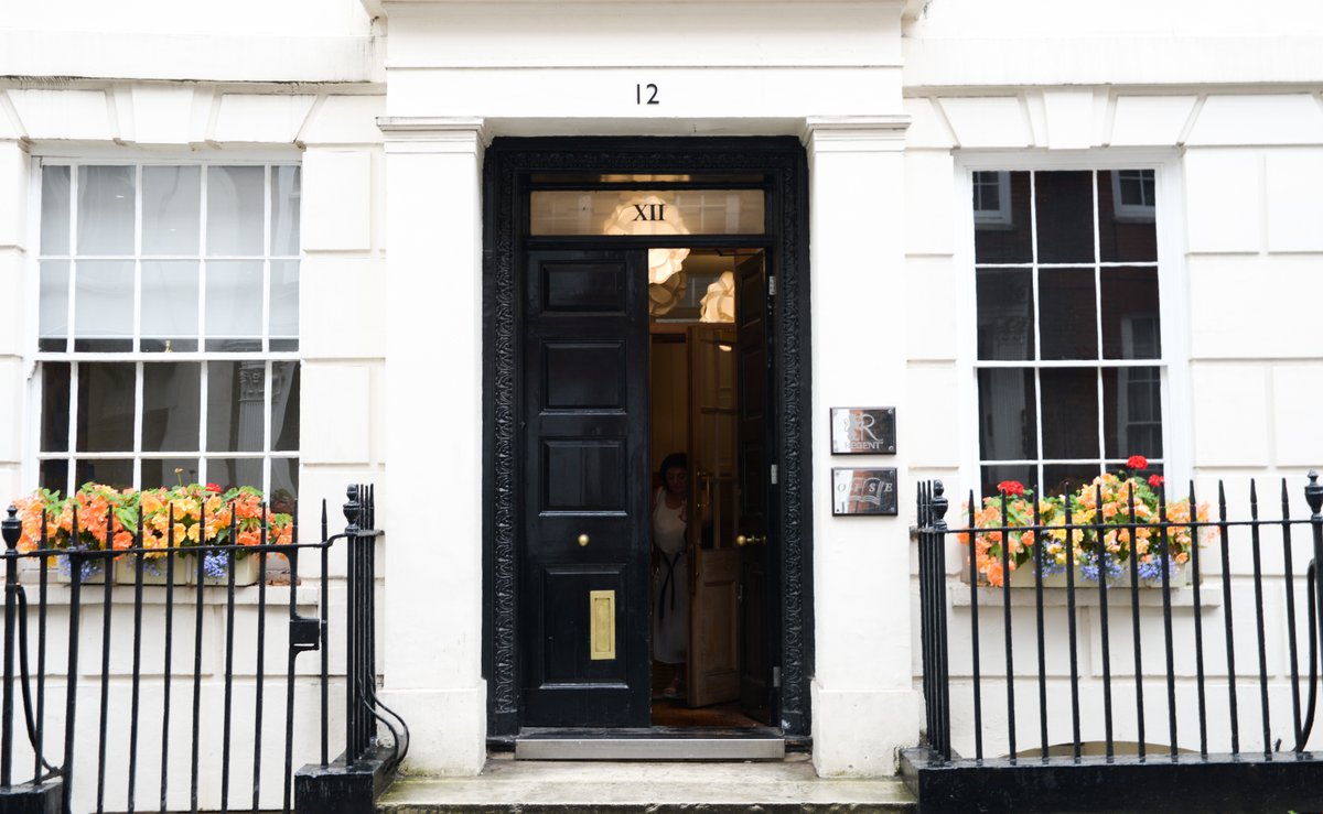 In summer 2019 Central School of English relocated to 12 Buckingham Street, in the heart of the city close to the river Thames

centralschool.co.uk/central-school…