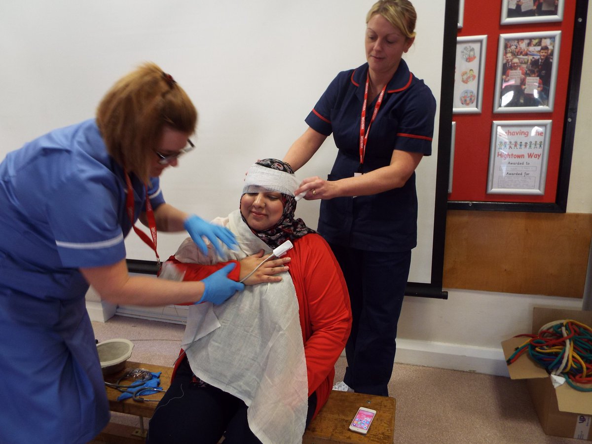 HightownJIN's tweet photo. Thanks to Nurses Dawny and Nicola for coming in and talking with our early years and key stage one children about their careers. The children had a great time and learnt lots of new things #woww2020 #funtimes #breakingbarriers https://t.co/Jx1OOJShZW
