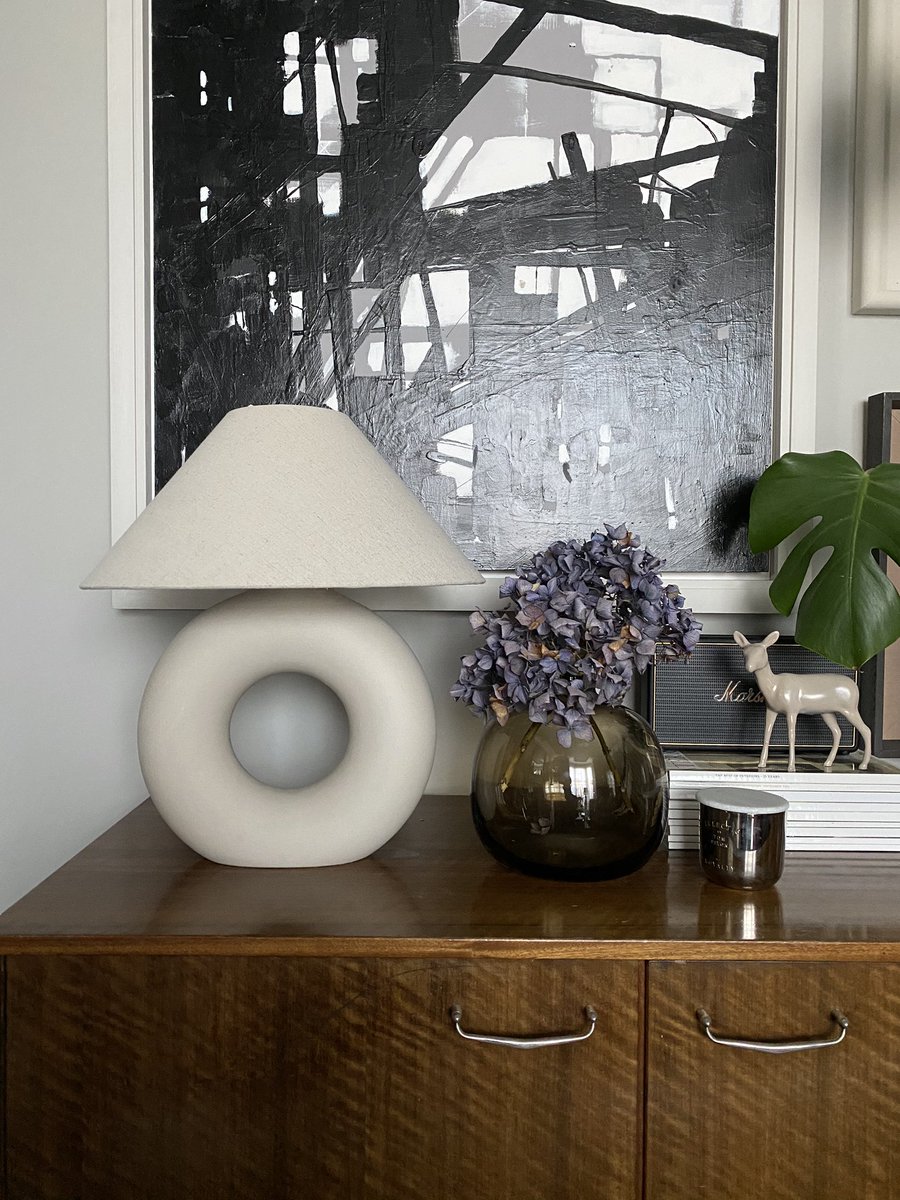 designsixtynine's tweet photo. New blog post! My new regular feature, Five Things I Love This Week. Including this lamp that I DIY’d...
#DIY #interiors #Inspiration #decor 
https://t.co/SV6hT5eHY2 https://t.co/M9vV7psnEQ