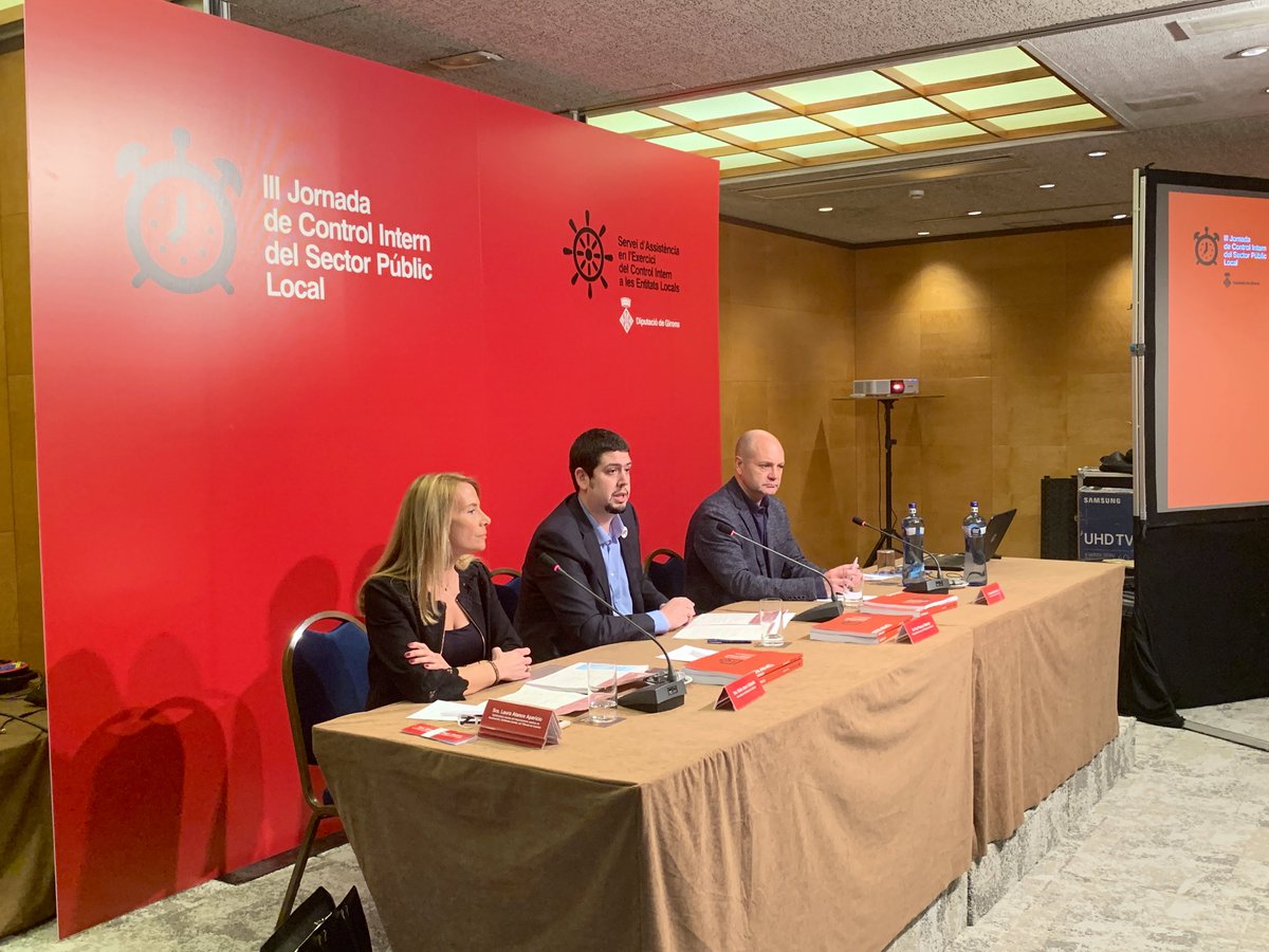 DiputacioGirona's tweet photo. A la inauguració de la jornada de #ControlinternDdGI, el vicepresident @paupresas explica que, aquesta iniciativa vol ajudar als professionals de l’administració pública a mantenir-se actualitzat i al dia dels canvis constants en el reglament de Control Intern. https://t.co/4kePpPmpPj
