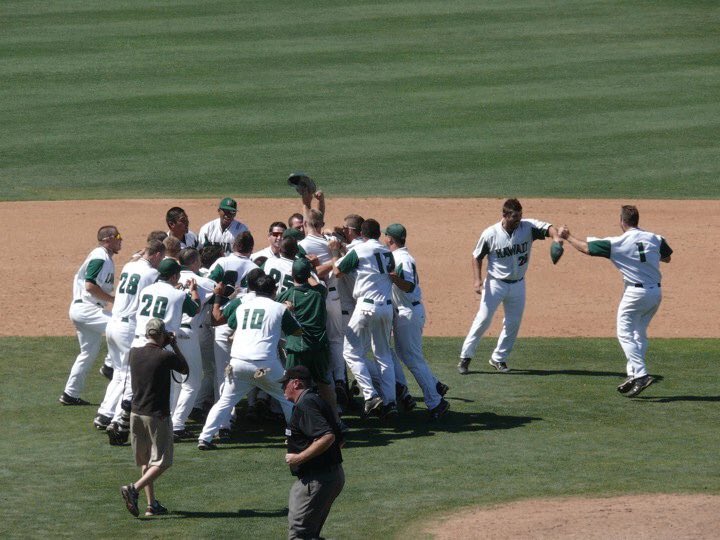 SamSpanglerHI's tweet photo. #TBT a decade ago we were WAC champs. Good luck in your season opener tomorrow @HawaiiBaseball #GoBows 🌈 ⚾️ https://t.co/HkAbXPNEAq