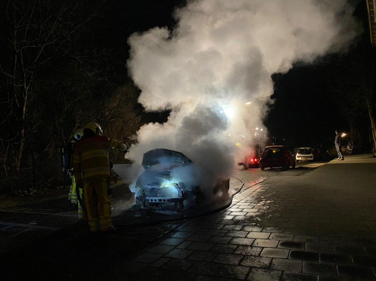 Opnieuw auto in brand in Deventer . | #Overijssel #nieuws Deventer