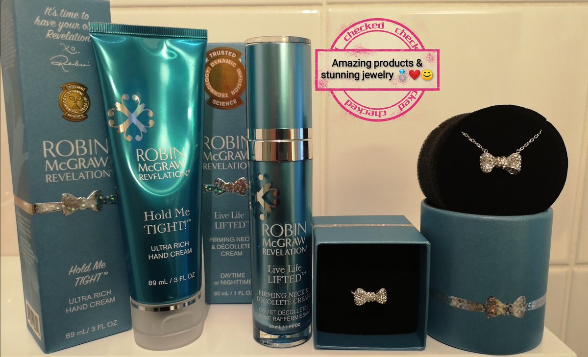 Nina_Elverum's tweet photo. @Robin_McGraw Hooray🎁💙 My "Sweetheart Suite Set" has arrived today!! Wonderful package📦 Thank you for speedy delivery too👍🚚💨I wish you an amazing weekend💙 @RobinMcGrawRev https://t.co/RgINgFGLR2