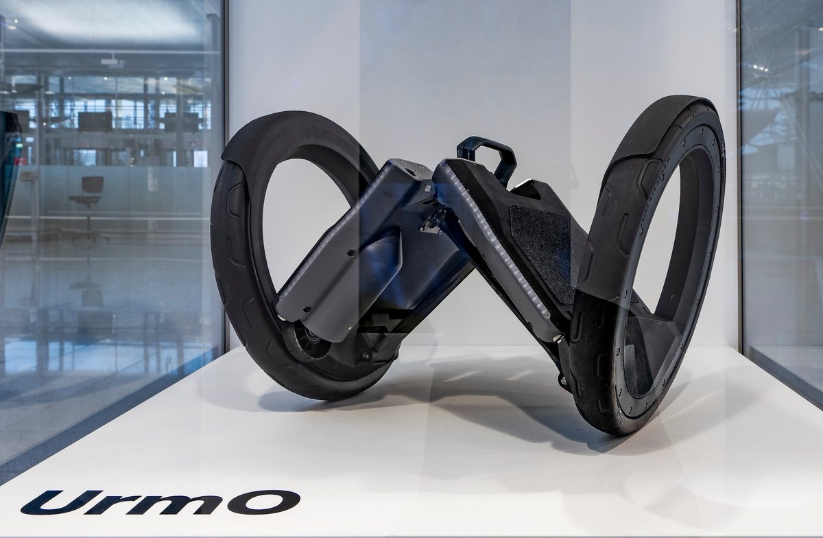 Awesome! The UrmO is now displayed at <a href="/MUC_Airport/">Munich Airport</a> as a part of Munich Creative Business Week "Innovation and Design". You can find it in Terminal 2 (Departures) between the <a href="/Lufthansa_DE/">Deutsche Lufthansa</a> check-in-desks.

#mcbw
#newmobility
#micromobility