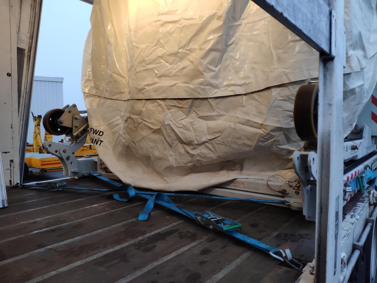 AeroLogGroup's tweet image. Nice shipment pictures from #ALG member #prodex of an excellent aircraft engine transport
#Aircraftenginetransport #AOG  #AerospacelogisticsGroup #ALG #sparepartes #Prodex #France #engine