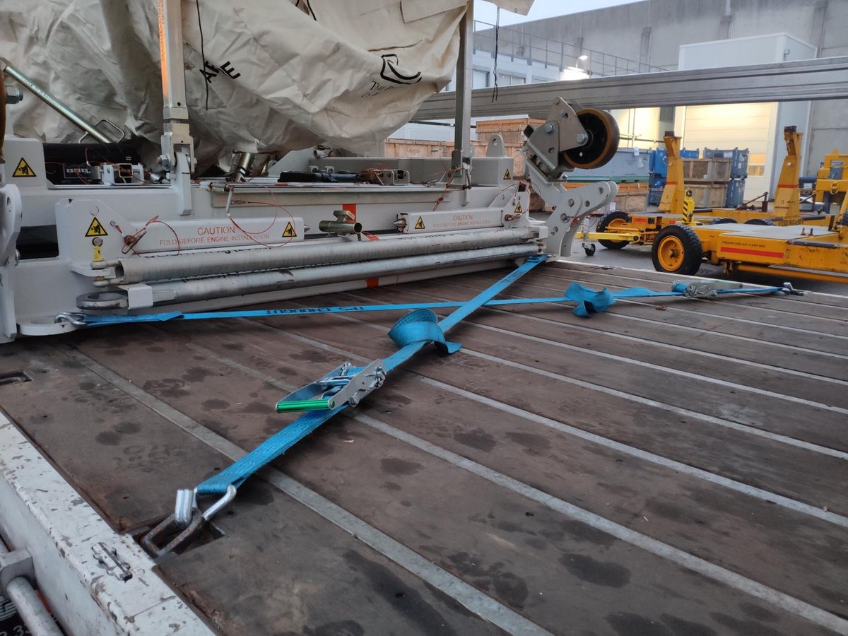 AeroLogGroup's tweet image. Nice shipment pictures from #ALG member #prodex of an excellent aircraft engine transport
#Aircraftenginetransport #AOG  #AerospacelogisticsGroup #ALG #sparepartes #Prodex #France #engine