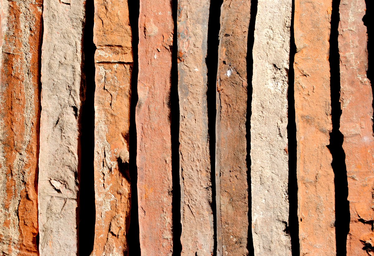romanpalace's tweet photo. Roman tile. Not everyone's favourite artefact type, but has it's own particular beauty. 

#needtogetoutmore #FindsFriday @helenhigginsart https://t.co/RpfNNi5gWy
