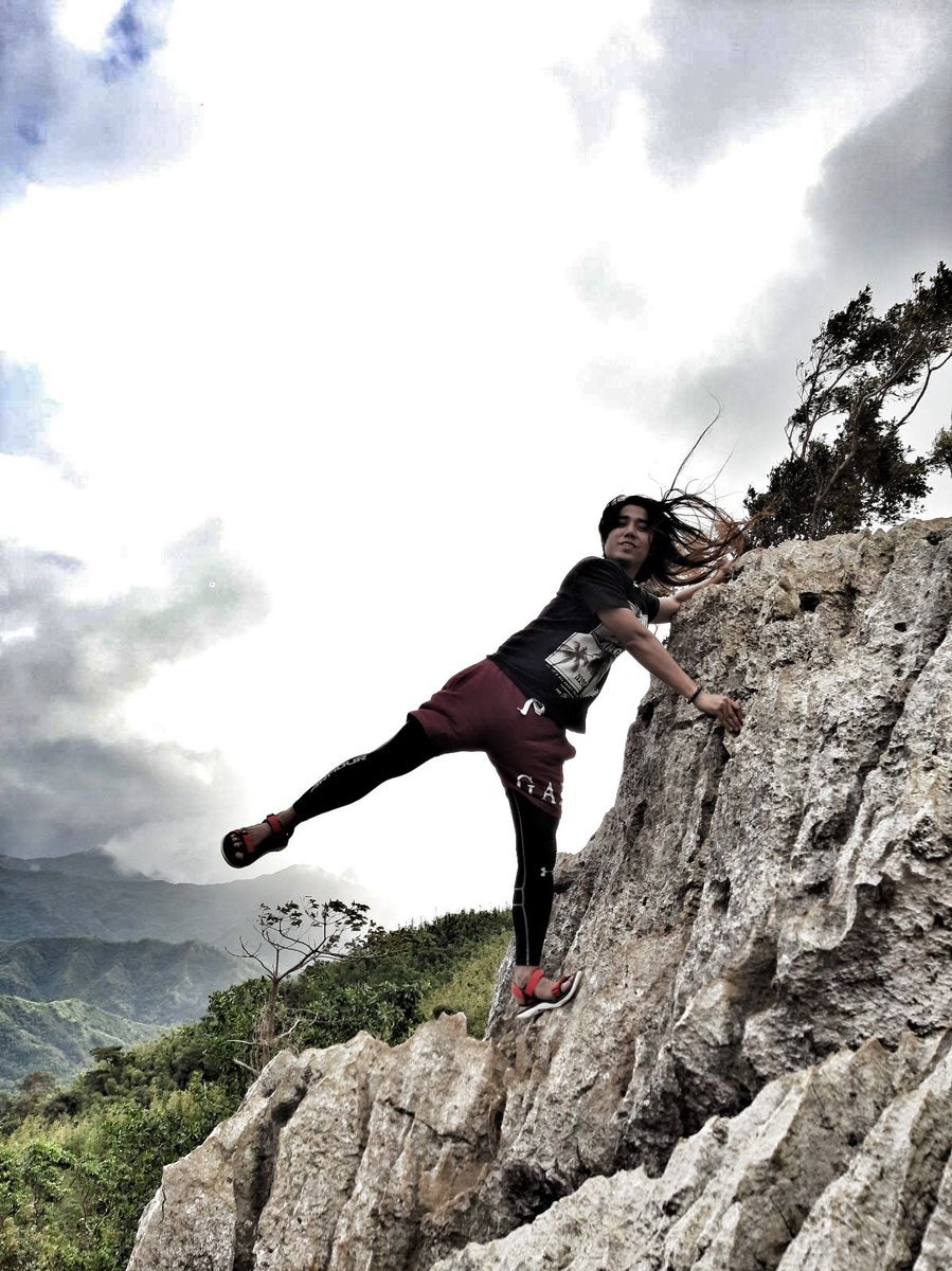 simplygary18's tweet photo. The meaning of life is to give life a meaning.
#hiking #lakwatseronggary #mtmapalad https://t.co/RnkOEnzR3i