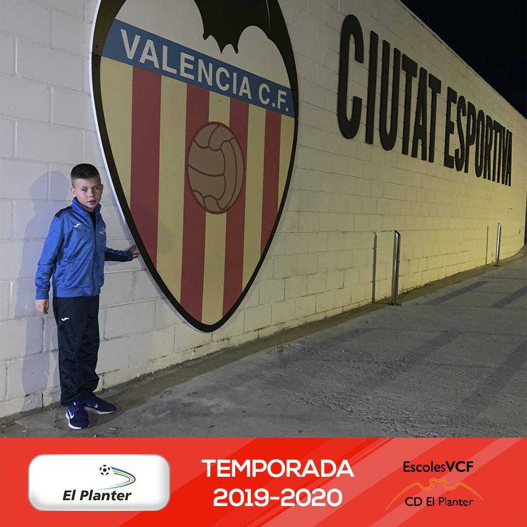 CDElPlanter's tweet photo. 👦🏻 Iker De Las Heras, jugador del #Benjamín de #ElPlanterVCF, ha participado esta semana en las jornadas de captación del @valenciacf enmarcadas dentro del proyecto #EscolesVCF 🦇

🙌🏼 ¡Estamos orgullosos de ver cómo crecen nuestros pequeños cracks! 🔝

#AmuntValenciaCF https://t.co/PUlCuQsfhY