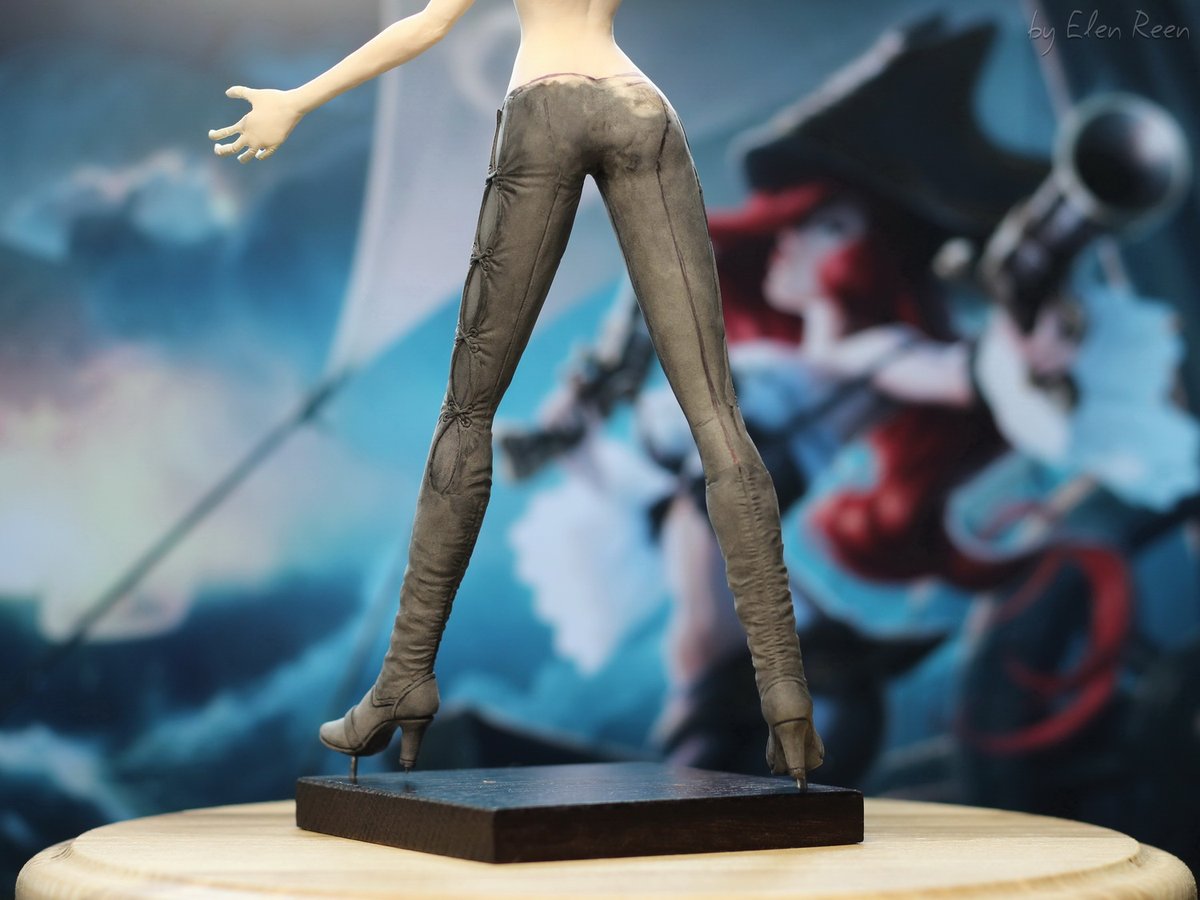 Elen_Reen's tweet photo. pants 👖
#wip #MissFortune #Leagueoflegends #figure #craft #superlightclay #ElenReen https://t.co/8oFVTs24iI