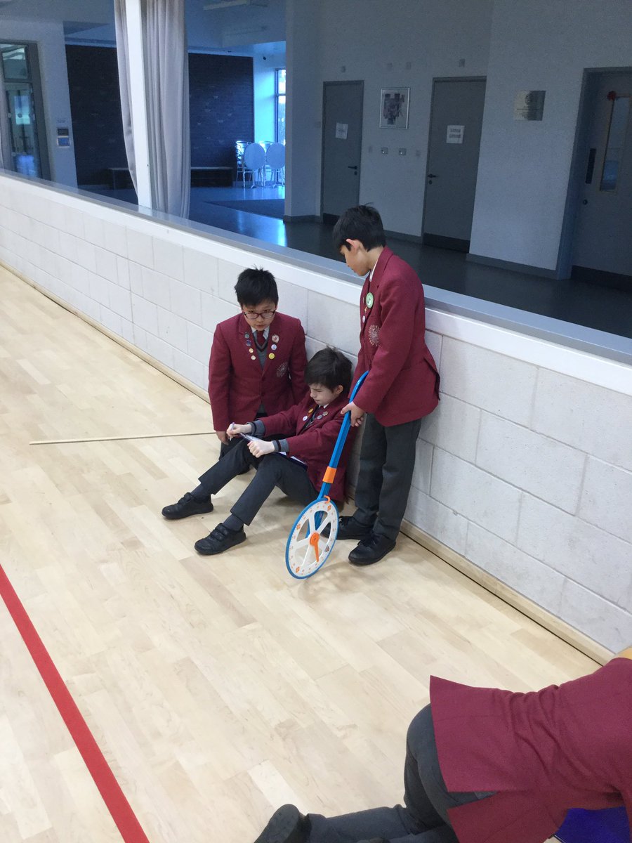 eversfield647's tweet photo. F5 are using their measuring skills to map out the JSB ready for some scale drawings in their maths lesson. #buddingarchitects https://t.co/jZIJc6Dgwo