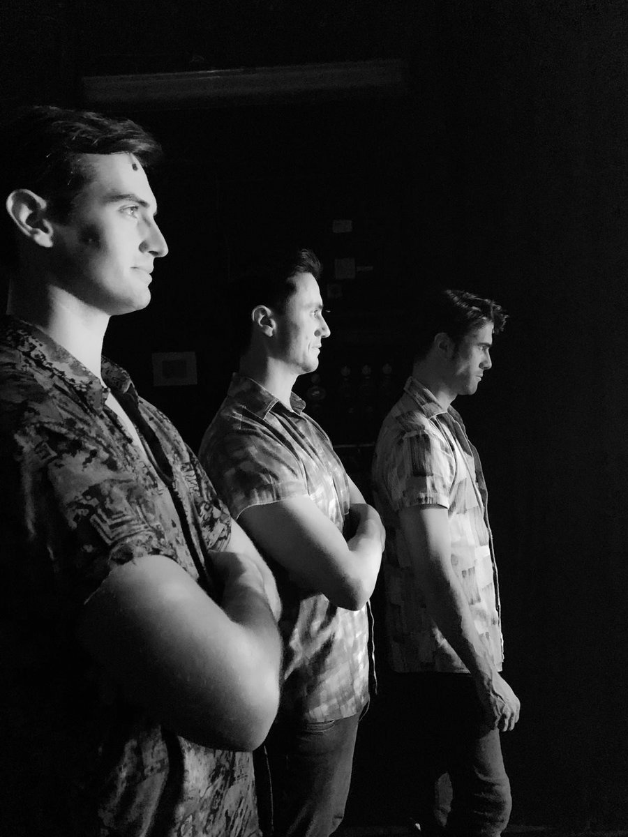 Hay un ambiente eléctrico en el aire momentos antes de salir a escena. Y toda esta energía acumulada estalla en cuanto pisamos el escenario. #DirtyDancing
#Huelva ➡ bit.ly/34LGQ6A
#Valencia ➡ bit.ly/36Q3LPl