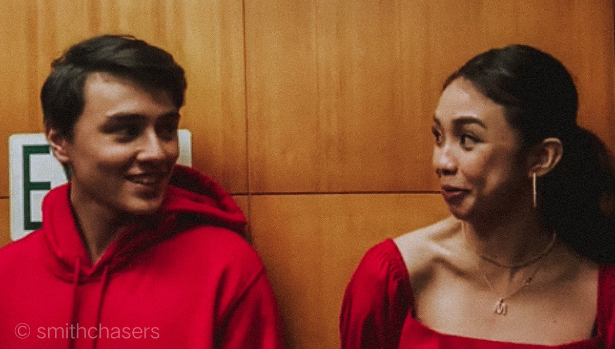 justcallmeUbe's tweet photo. Yung magaling parin sila lumusot kahit sa mga ambush interview, kasi nag-uusap mga mata nila ❤

Yung ngtitigan lang gets na nila isa't-isa, tapos dugtungan game pa sila 🥺

@maymayentrata07 @Barber_Edward_ 

#MayWard #MaymayEntrata #EdwardBarber https://t.co/Hl8tdbEGQB