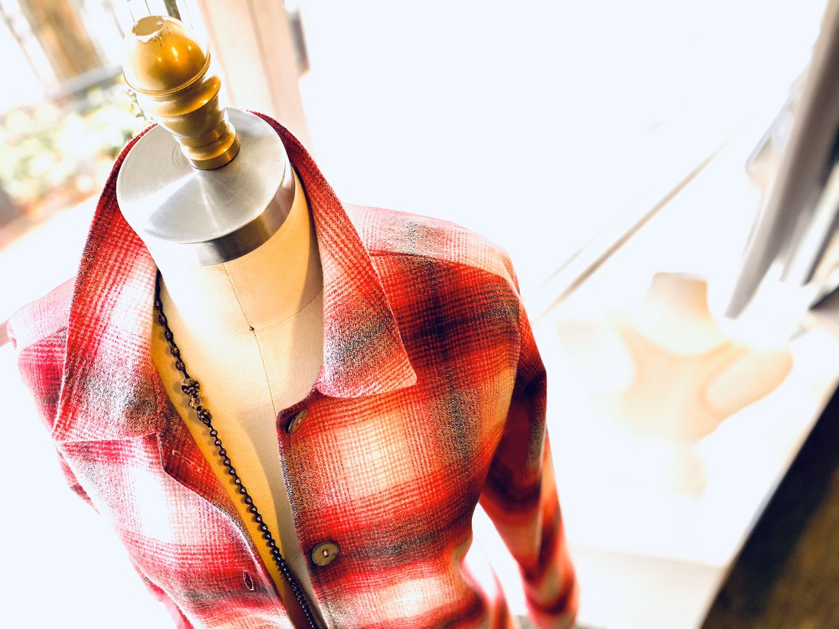 How to dress up a flannel shirt? #shennewyork #coollook #menswearinspired #artanddesign #photography #fashionblogger #travelblogger #travelphotography #minimalist #moderndesign #luxuryfashion #styleblogger #NewYorkFashionWeek #nytfashion #style #modern #nyc