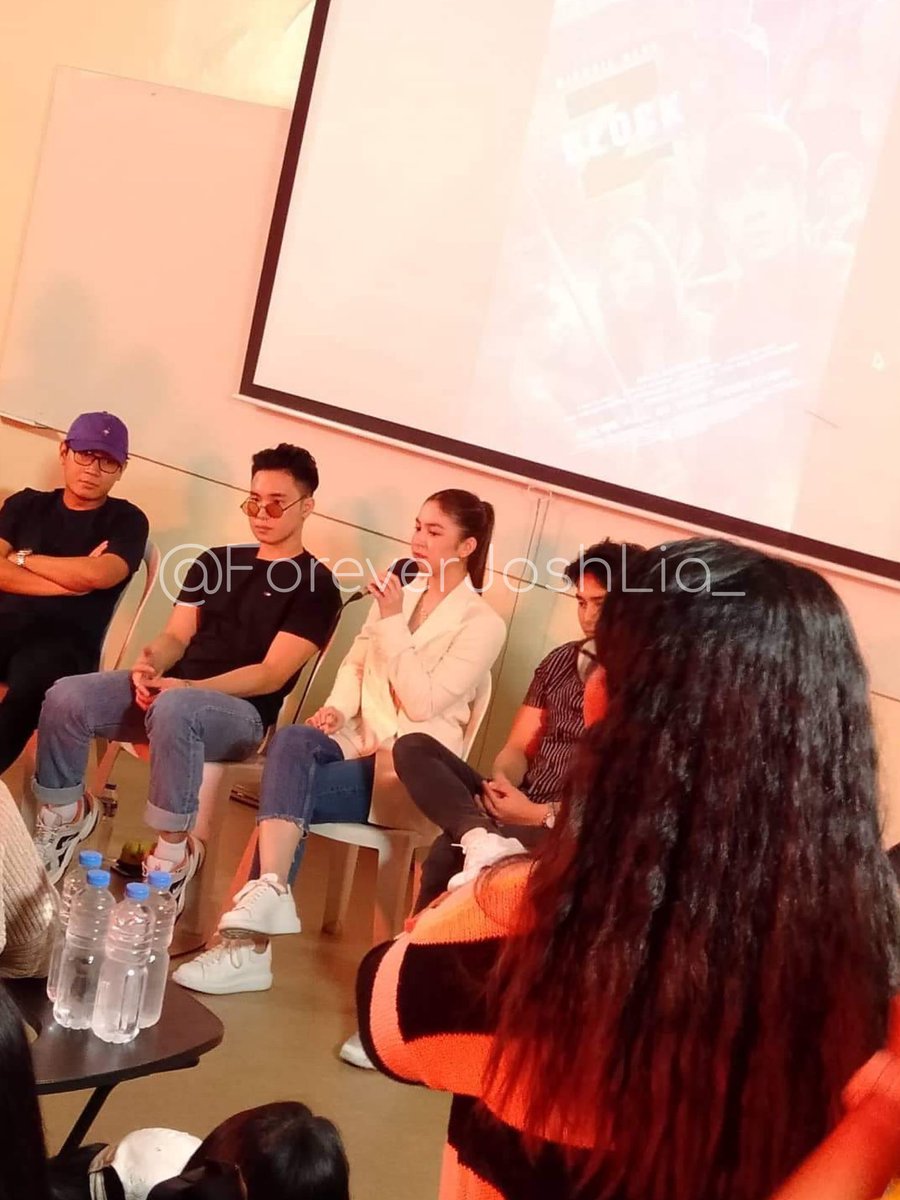 ForeverJoshLia_'s tweet photo. PJ ( @BarrettoJulia ) at the Far Eastern University Manila together with the Team Block Z and Direk @MikhailRed , earlier for the RedTalks ๐๐ YEEEY!!! THANK YOU FEU for having them! ๐งโโ๏ธ๐งโโ๏ธ
#UniverZityCaravan
#BlockZFebZeven
#BlockZ https://t.co/WPAWWNiLeV
