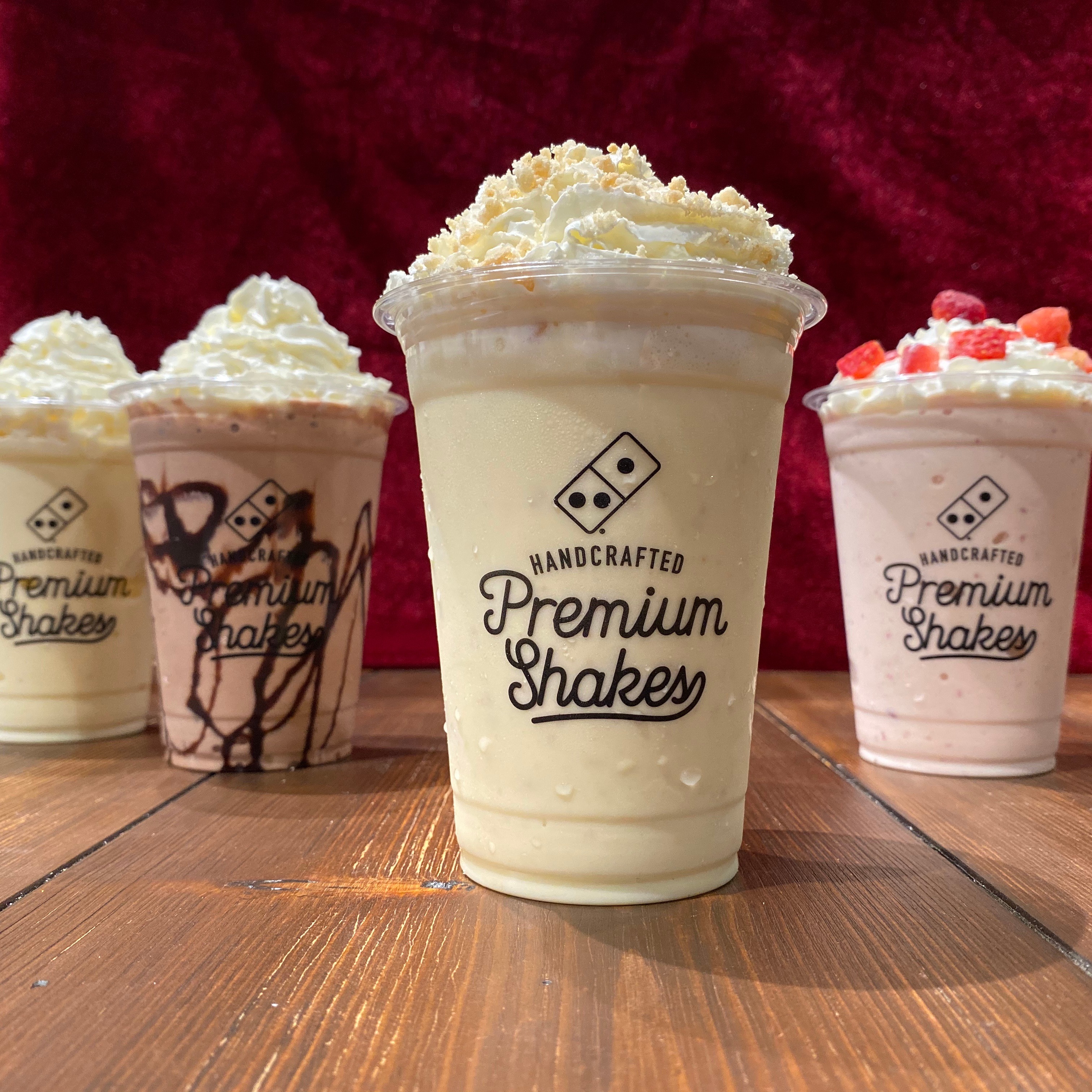 ドミノ ピザ プレミアムシェイクの ニューヨークチーズケーキ もう飲んだ チーズ の味わいに アイスクリームと牛乳をふんだんに使った感動モノのシェイク ピザ屋のシェイク 侮るなかれ ドミノピザ シェイク ニューヨークチーズケーキ T