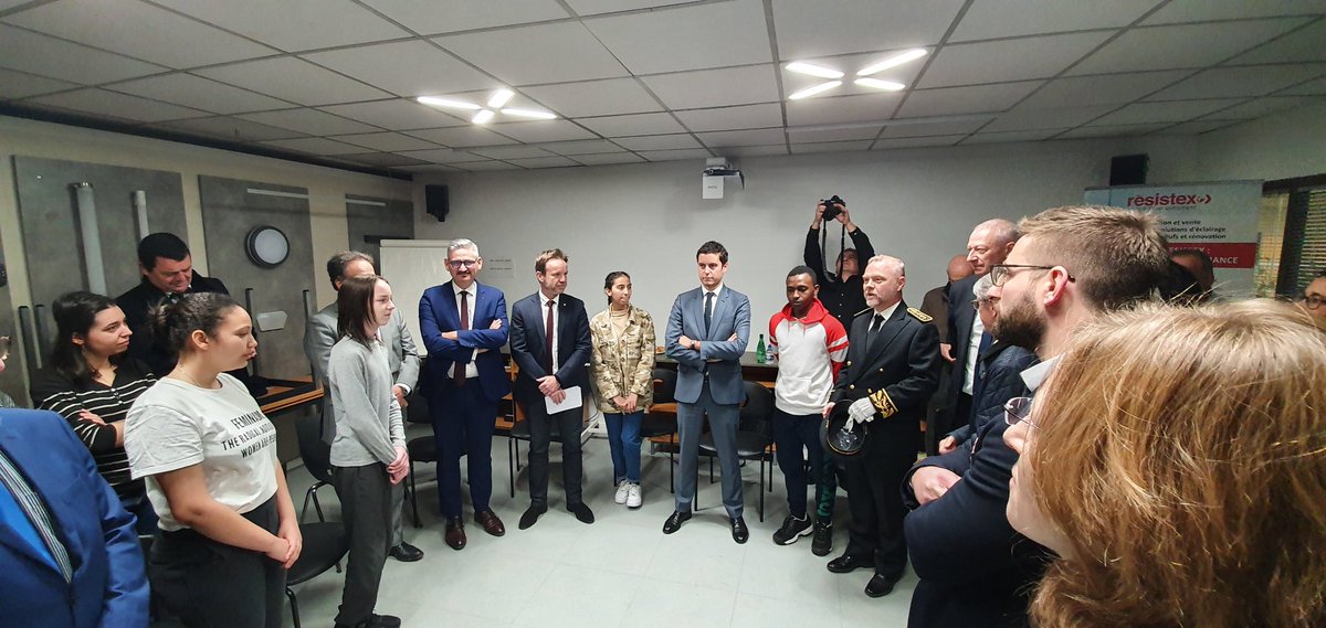 LLondeix's tweet photo. Visite du Secrétaire d'Etat à l'Éducation @GabrielAttal dans l'entreprise #Resistex pour une rencontre avec les entreprises de @LepC_France impliquées dans la diversité & l'inclusion des jeunes issus des quartiers prioritaires, @OrangePACA fier d'être acteur de cette dynamique https://t.co/8nrDpavpsh