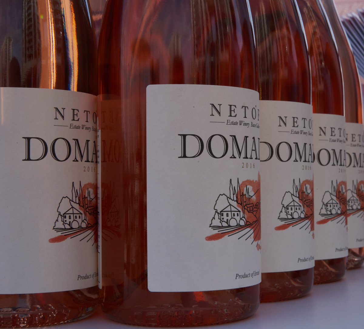 Netofa Winery is based on the land of Kibbutz Ein Dor, of the Lower Galilee. They have a wide variety of Mediterranean grapes which makes them able to offer elegant, old-world-type fine #wines exemplified by smooth body &amp; complex bouquets and flavours. #kosherwine #fridayfeeling