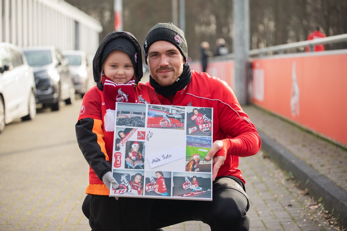 fckoeln's tweet photo. Lia-Marlen ist fünf Jahre alt und kämpft um ihr Leben. Diesen Kampf wird sie verlieren. Sie hat Hautkrebs – unheilbar. Mit ihrer Mutter hat sie eine Liste erstellt mit Dingen, die sie noch erleben will. Ganz oben: Rafael Czichos treffen. Er ist ihr Lieblingsspieler. ♥⚪

#effzeh https://t.co/o8eQ3EyLbL