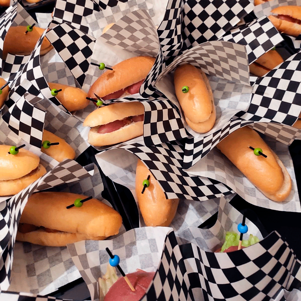 SaltaCatering's tweet photo. Ahir vam posar punt final a una setmana molt intensa on hem donat el millor de nosaltres 💪

Un any més, hem participat la @080_bcn_fashion, enguany, servint el nostre càtering 🥙🥂😋

Molt agraïdes per l'oportunitat! Seguim! ✊👩‍🍳🧑‍🍳#SomSaltaCatering #SomAred https://t.co/loNHOkt8US
