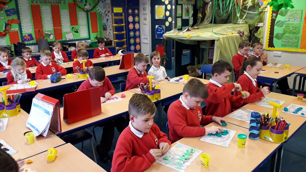 PlacesProject's tweet photo. How do you pray? What would you praise God for? Or thank him for? Or be sorry for? Or ask help for? Year 3/4 @WestGeorges1 have been thinking about these prayer points this week while exploring playdough prayers. #ExploringPrayer @Wparishchurch @DioManchester @JustinWelby https://t.co/C5s5R8bR22
