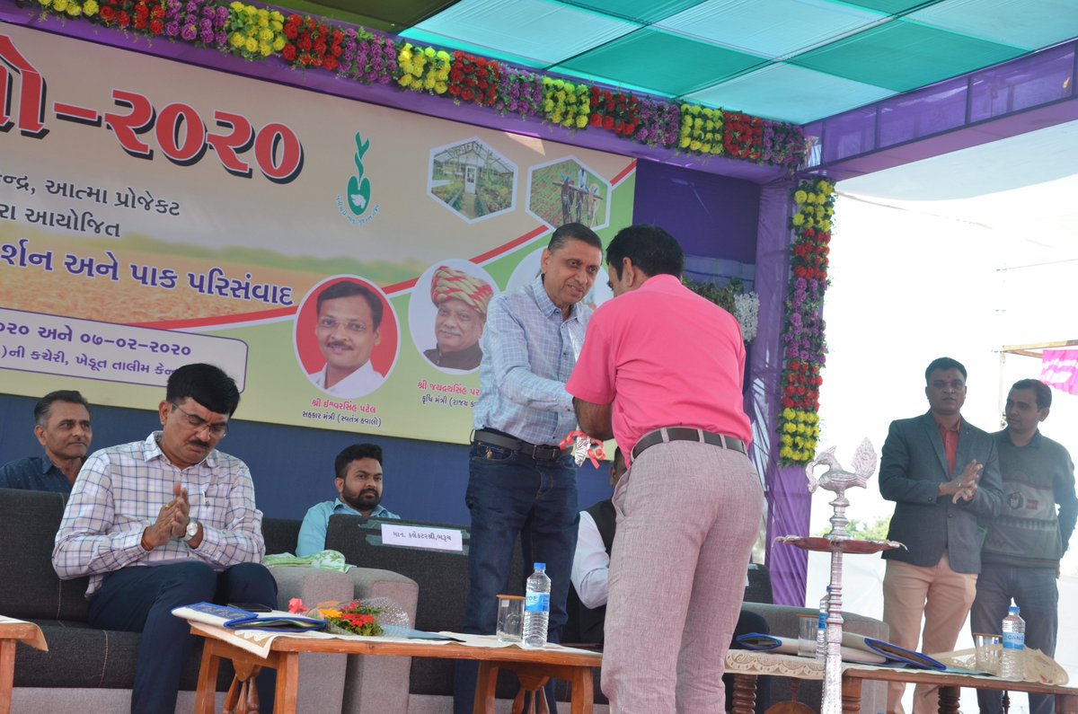 AtmaBharuch's tweet photo. ભરુચ જીલ્લામાં આત્મા પ્રોજેકટ, ભરુચ દ્વારા તા. ૦૬/૦૨/૨૦૨૦ થી તા. ૦૭/૦૨/૨૦૨૦ સુધી કૃષિમેળાનું ખેડૂત તાલીમ કેન્દ્ર ખાતે આયોજન કરવામાં આવ્યું તેમાં પ્રથમ દિવસનો શુભારંભ  માન. ધારાસભ્ય,ભરુચ શ્રી દુષ્યંતભાઈ પટેલ સાહેબ, ભરુચ જીલ્લાના માનનીય કલેક્ટરશ્રી અને ડીડીઓશ્રીની હાજરીમાં થયો. https://t.co/6iMIGQbLZX