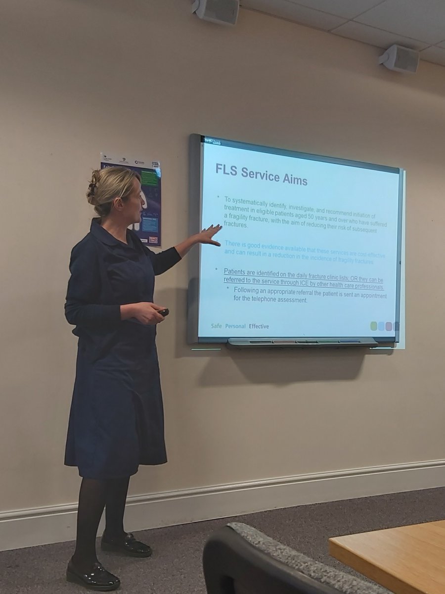 ElhtLiaison's tweet photo. This week the FLS delivered a talk at the care home forum, promoting the service and explaining the importance of bone sparing treatments and to ensure they are taken correctly! #raisingawareness #osteoporosis #bonehealth @ELHT_NHS https://t.co/GFQyF9aamL