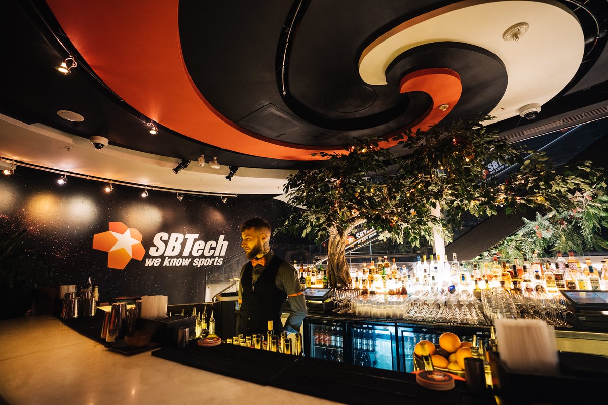 We party BIG! Many thanks to all partners who joined us for a great night at SushiSamba London during #ICELondon2020  #thebigleague