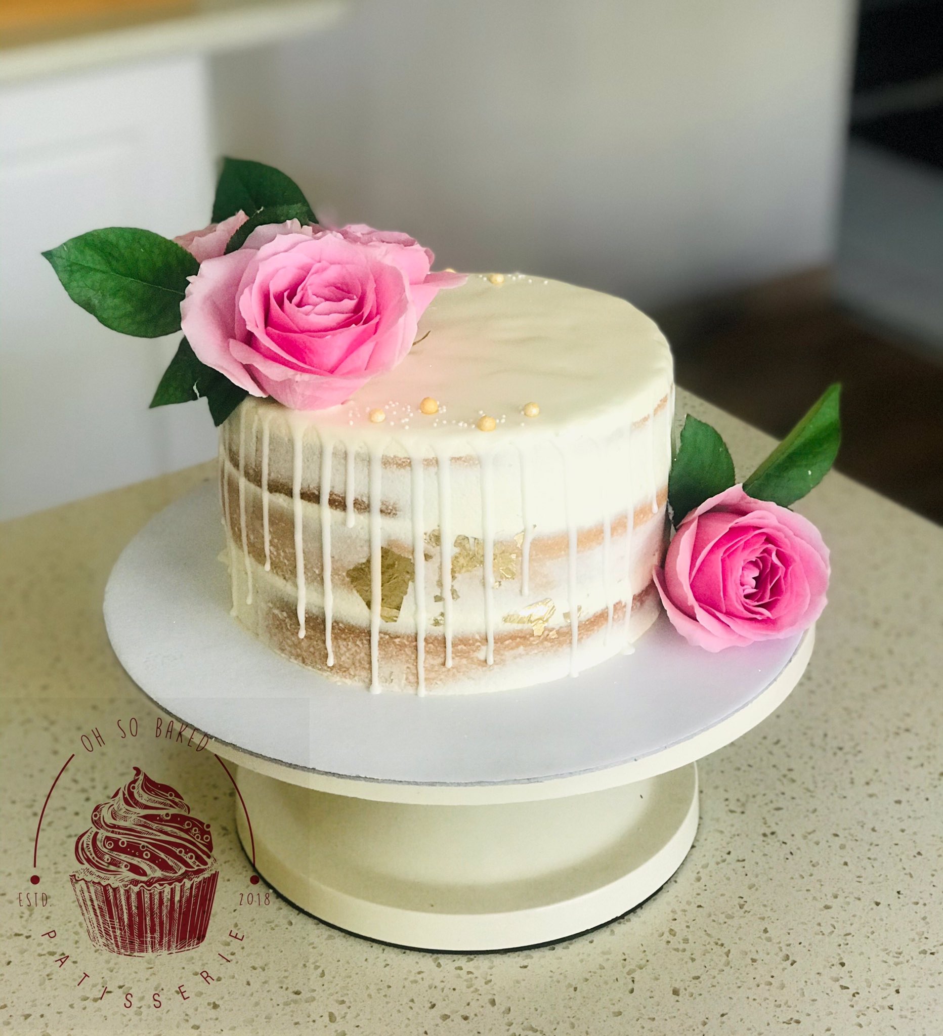 Discover 123+ cake with fresh roses in.eteachers