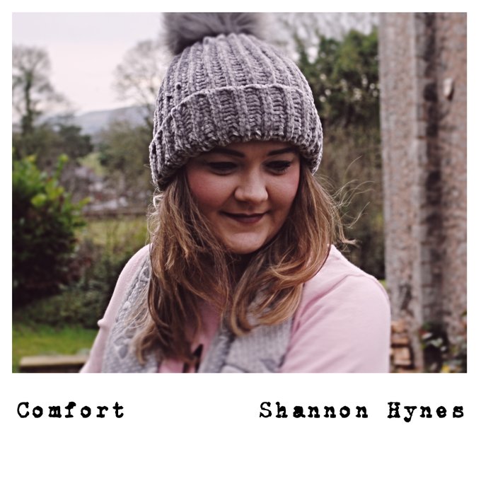 The lovely @s_hynesmusic released her new single 'Comfort' today and it is such a beautiful tune! Check it out here: youtube.com/watch?v=1y_bir… #FridayFeels #NewMusicFriday