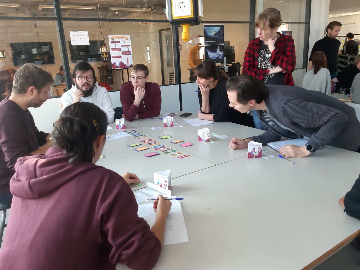 Manualdropjes's tweet photo. Wooohoo! The presentation was a succes! Now a lunchbreak! ☆ @GameJam20 https://t.co/VIKW1sfHhn