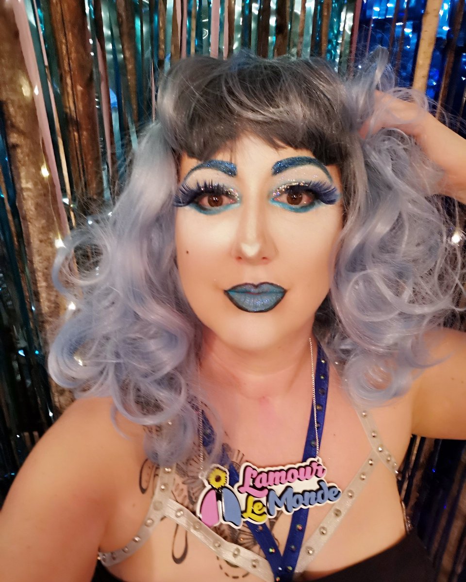 LamourLeMonde's tweet image. Loving these necklaces made by @LefranCreative very personal significance and meaning to me #survivor #doublelungs #transplant #organdonation #dragartist #neoburlesque Very happy with these 💕🌻 Thank-you