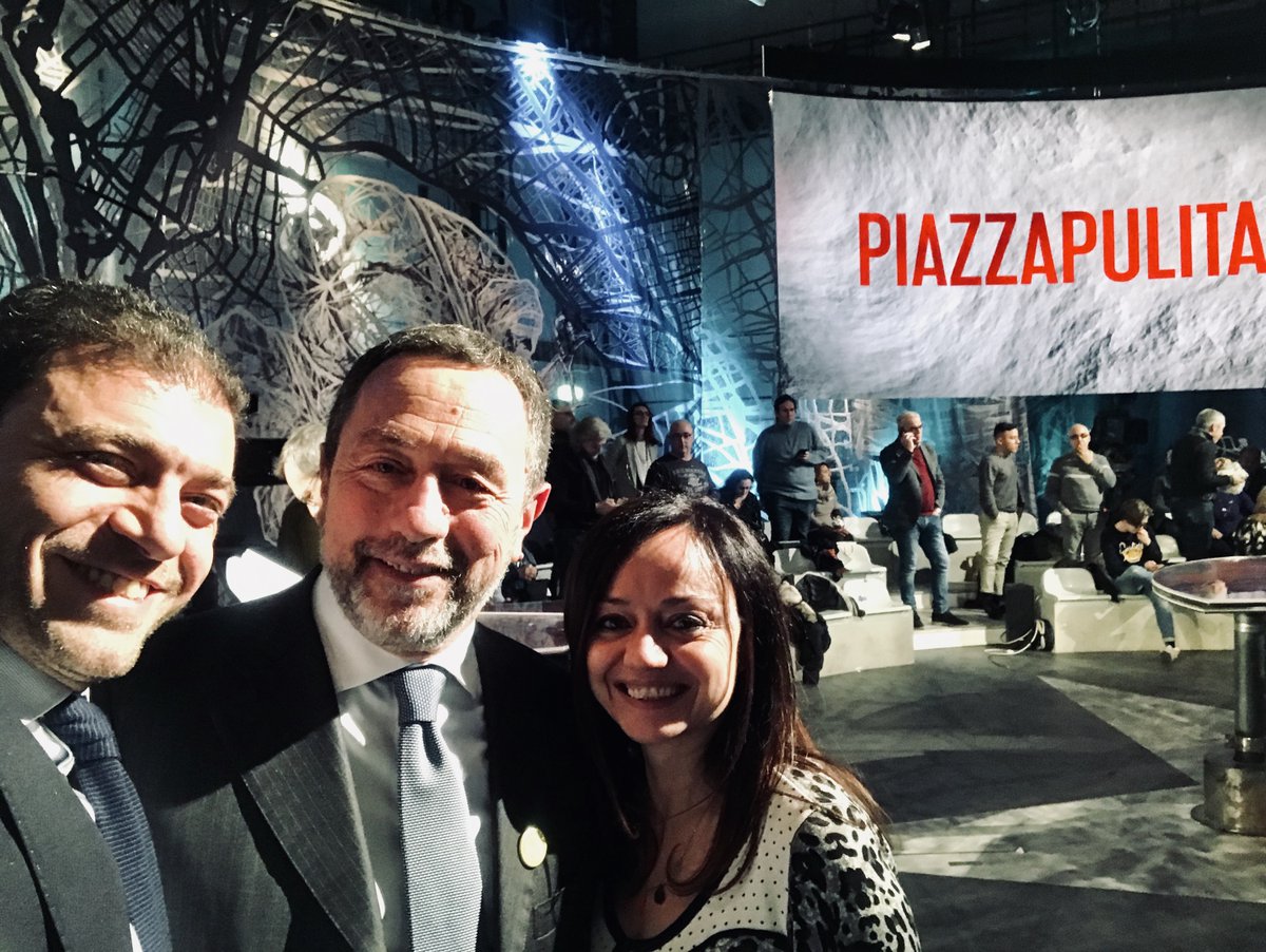La videoregistrazione del confronto di ieri sera a <a href="/PiazzapulitaLA7/">Piazzapulita - La7</a>  tra il Presidente <a href="/gdcaiazza/">Gian Domenico Caiazza</a>, Antonio Padellaro e Piercamillo Davigo.
<a href="/corradoformigli/">Corrado Formigli</a> <a href="/GiorgioVarano/">Giorgio Varano</a> <a href="/valymars/">Valentina Marsella</a> 

▶️ la7.it/piazzapulita/v…