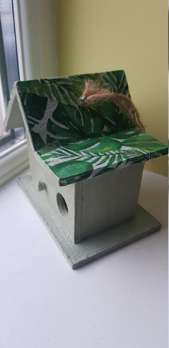CalicoFinds's tweet photo. Excited to share the latest addition to my #etsy shop: Handpainted decoupage wooden bird house https://t.co/UHkZKxwNFv #housewares #homedecor #woodenbirdhouse #decoupagebirdhouse #birdhouse #handpainted #greenbirdhouse #wallhanging #wood https://t.co/lQoHndz665