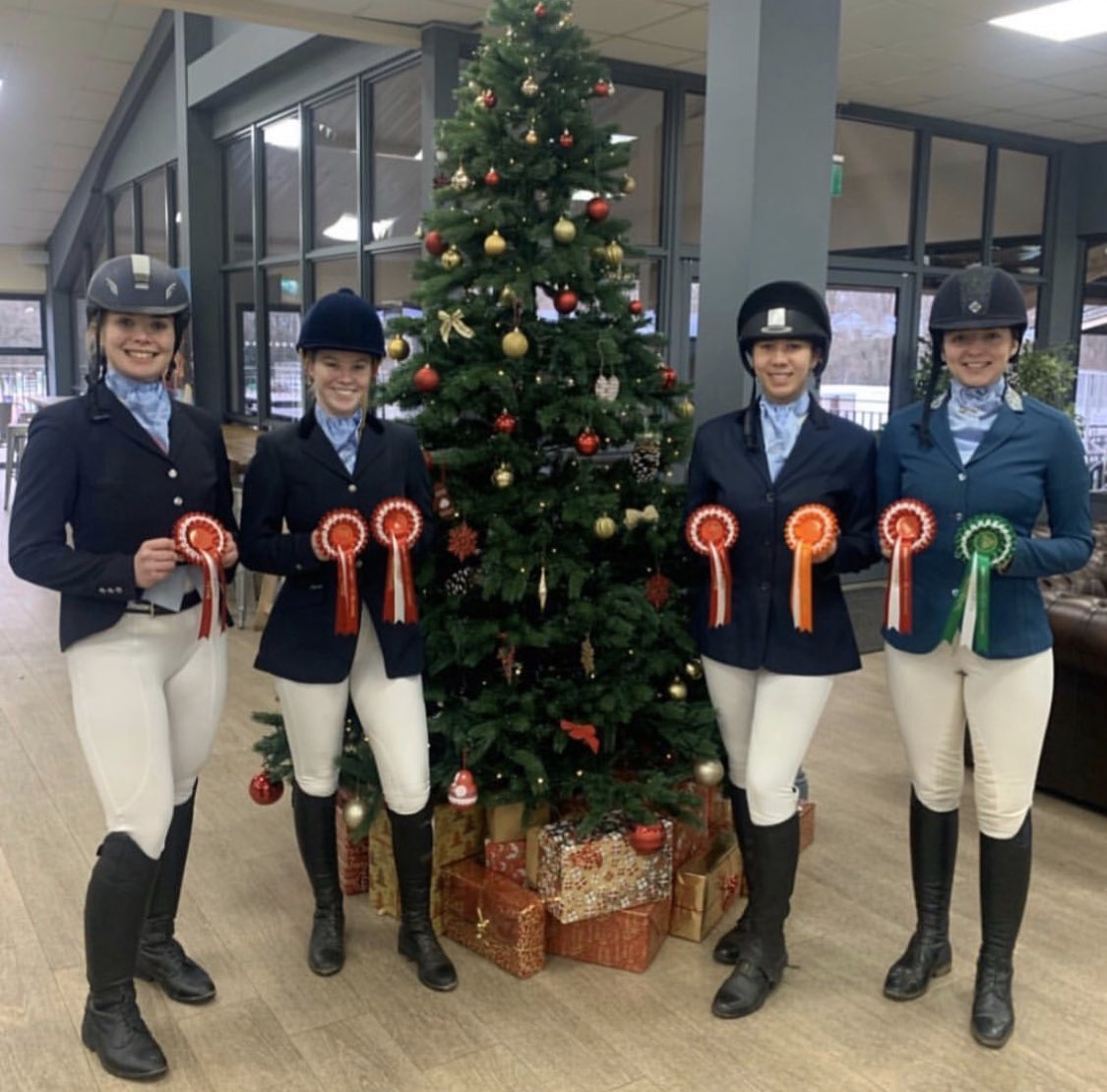 1st team have been very successful with a team 1st and many individual placings at their last comp!💙