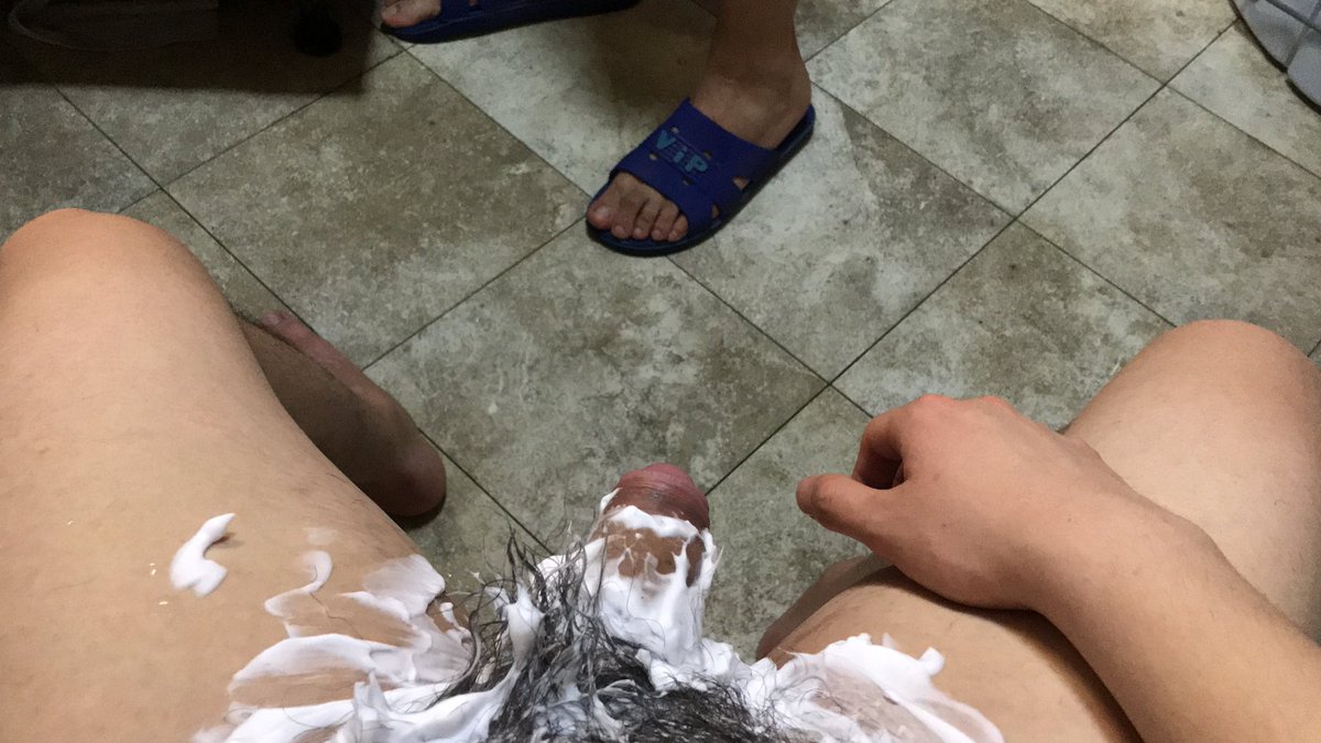Jarmin___'s tweet photo. 2020.2.7 记第一次刮🐔毛
188的大宝贝给我挂了一个多小时
舒服的 我都快睡着了
很温柔 也很小心 辛苦了💦 https://t.co/olA9cHUFhd