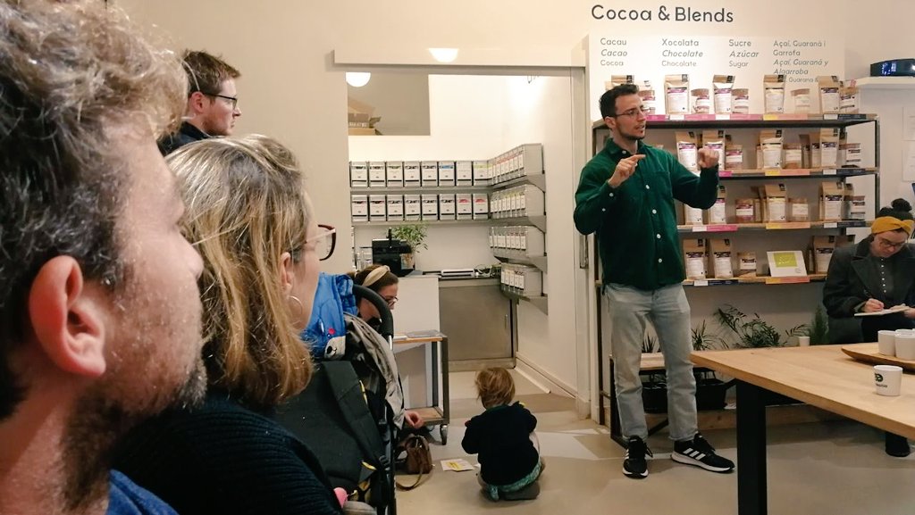 FairBnB_ES's tweet photo. Esta semana estamos en #Barcelona promoviendo el Nodo Local de https://t.co/OROWyTisyi.

👉Conociendo a anfitriones, usuarixs y personas interesadas.
👉Hablando con la administración para entender mejor el marco legal
👉Conectando con entidades locales de la ESS. https://t.co/ze660VqF4g