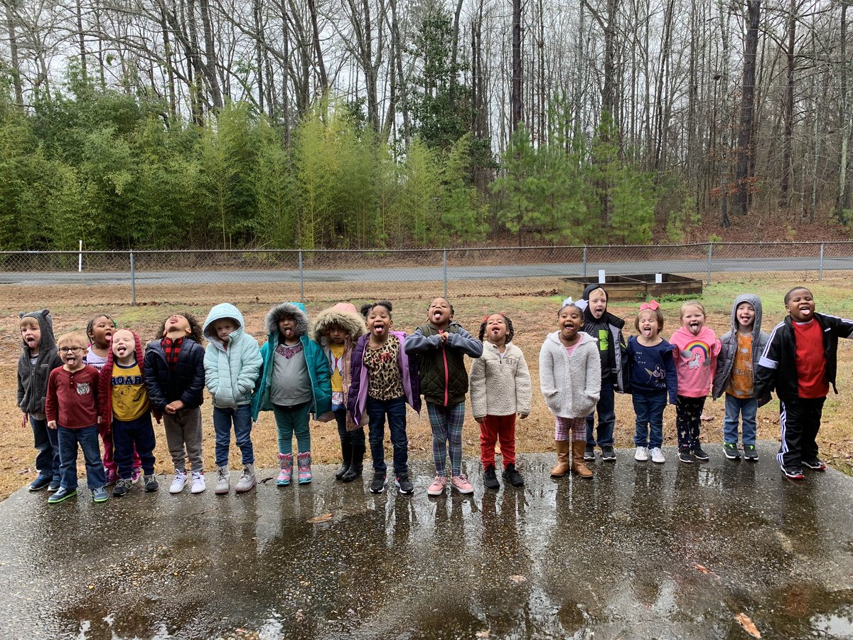 jbrownatJP's tweet photo. We’re just catching snowflakes ❄️ #prekrocks #PreK4AL https://t.co/OSmkKi3rFt